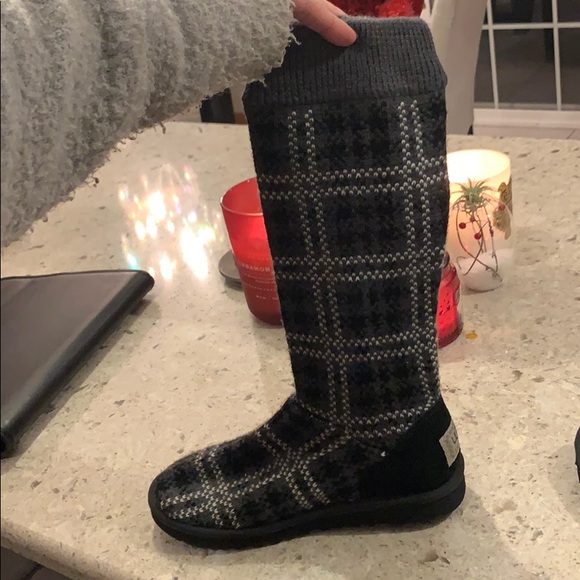 UGG Shoes - Knit UGG boots!